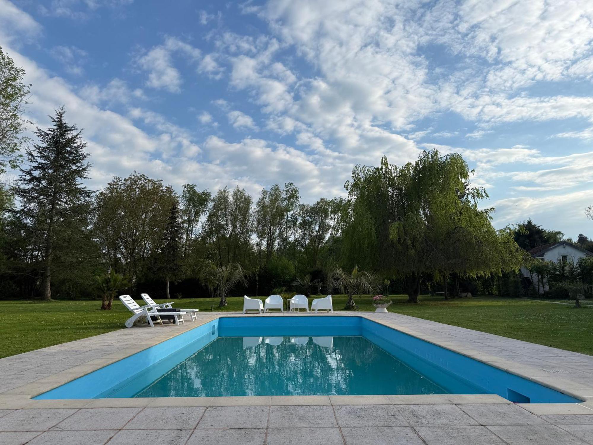 Appartement Familial Au Bord De La Marne, Jardin 8000M2, Piscine, Court De Tennis, Terrasse, Parking Gratuit Proche Disneyland Isles-lès-Villenoy Exterior foto