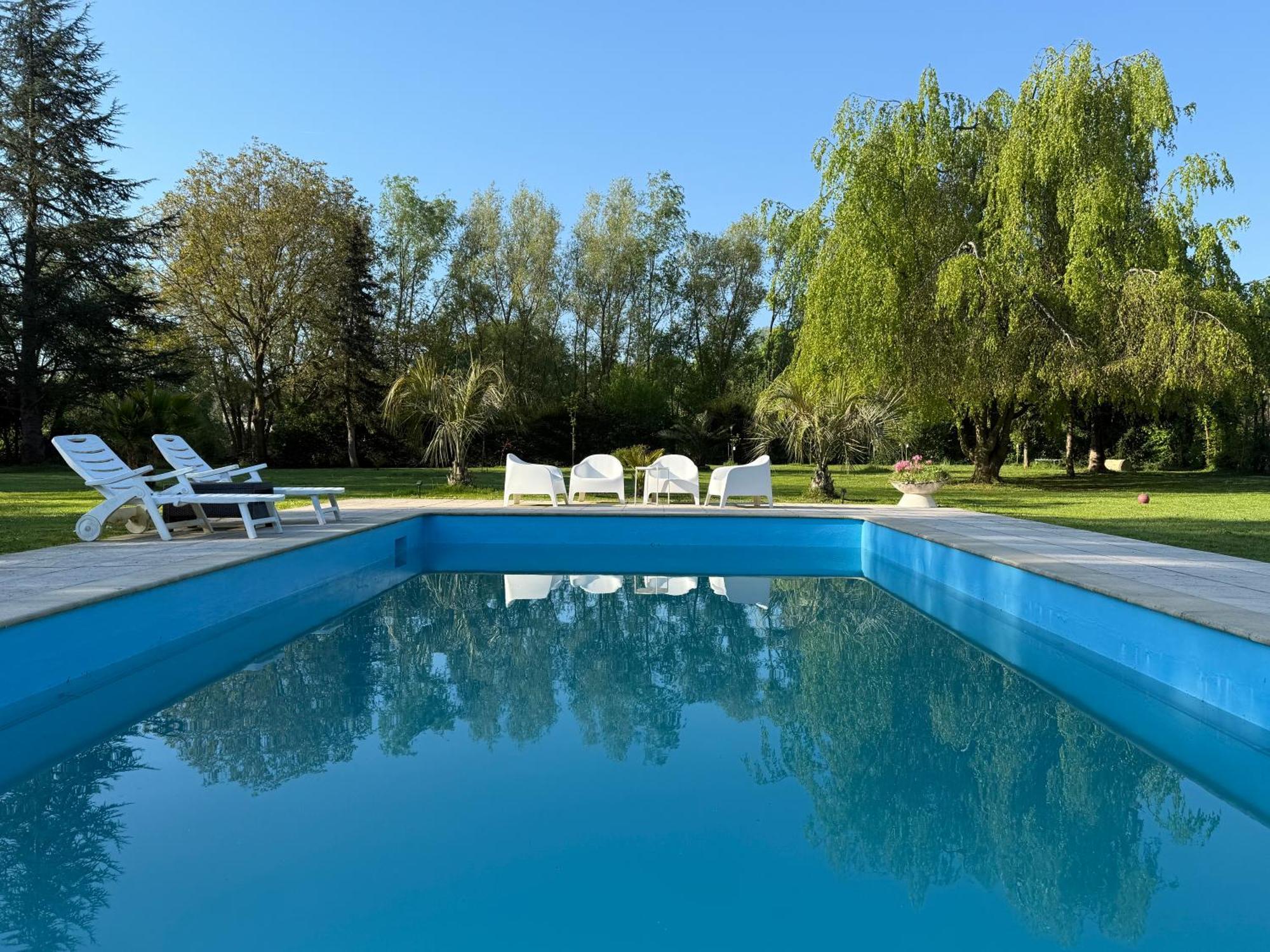 Appartement Familial Au Bord De La Marne, Jardin 8000M2, Piscine, Court De Tennis, Terrasse, Parking Gratuit Proche Disneyland Isles-lès-Villenoy Exterior foto